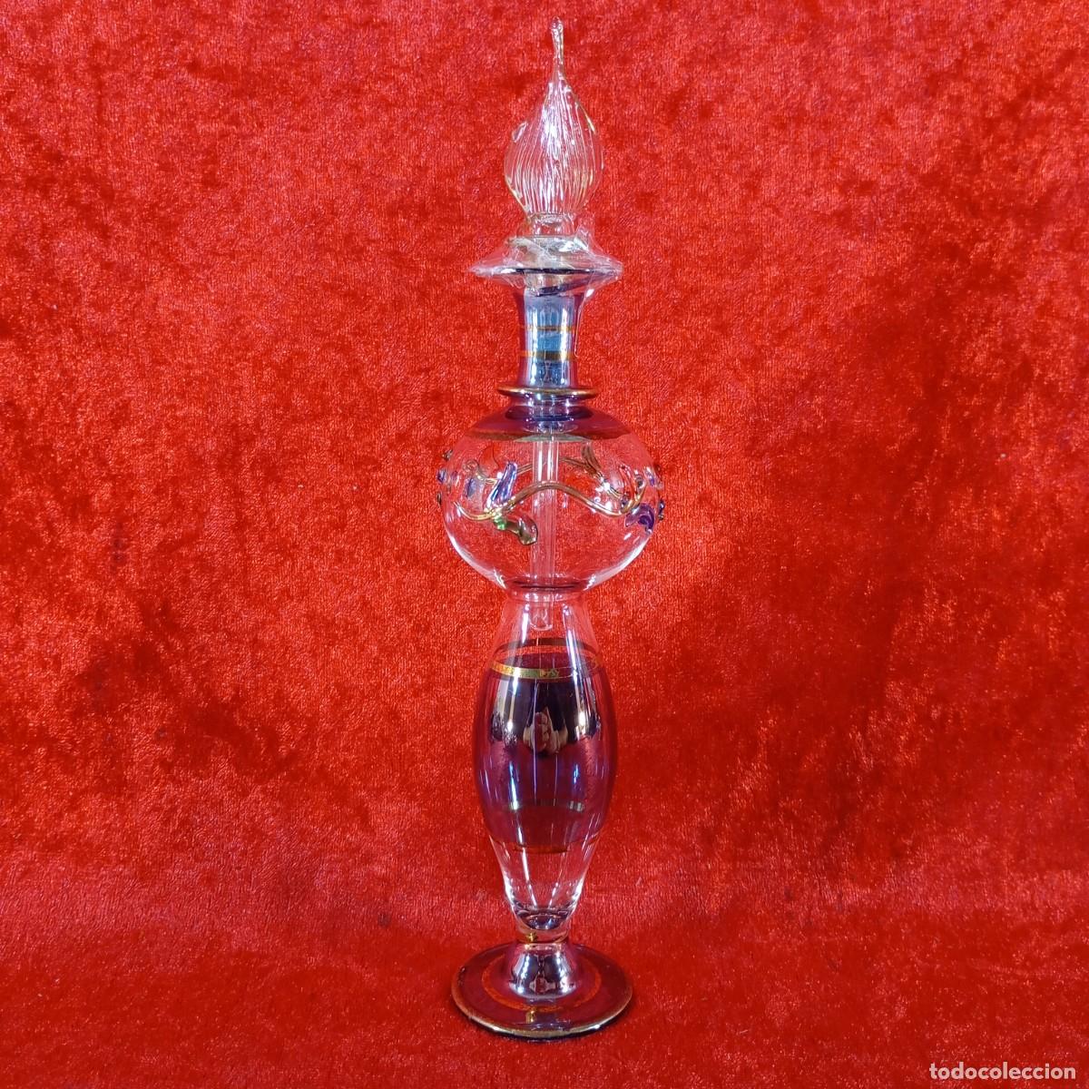 Vintage: FRASCO DE PERFUME DE CRISTAL - TALLADO Y PINTADO CON ORO - 20,5 CM