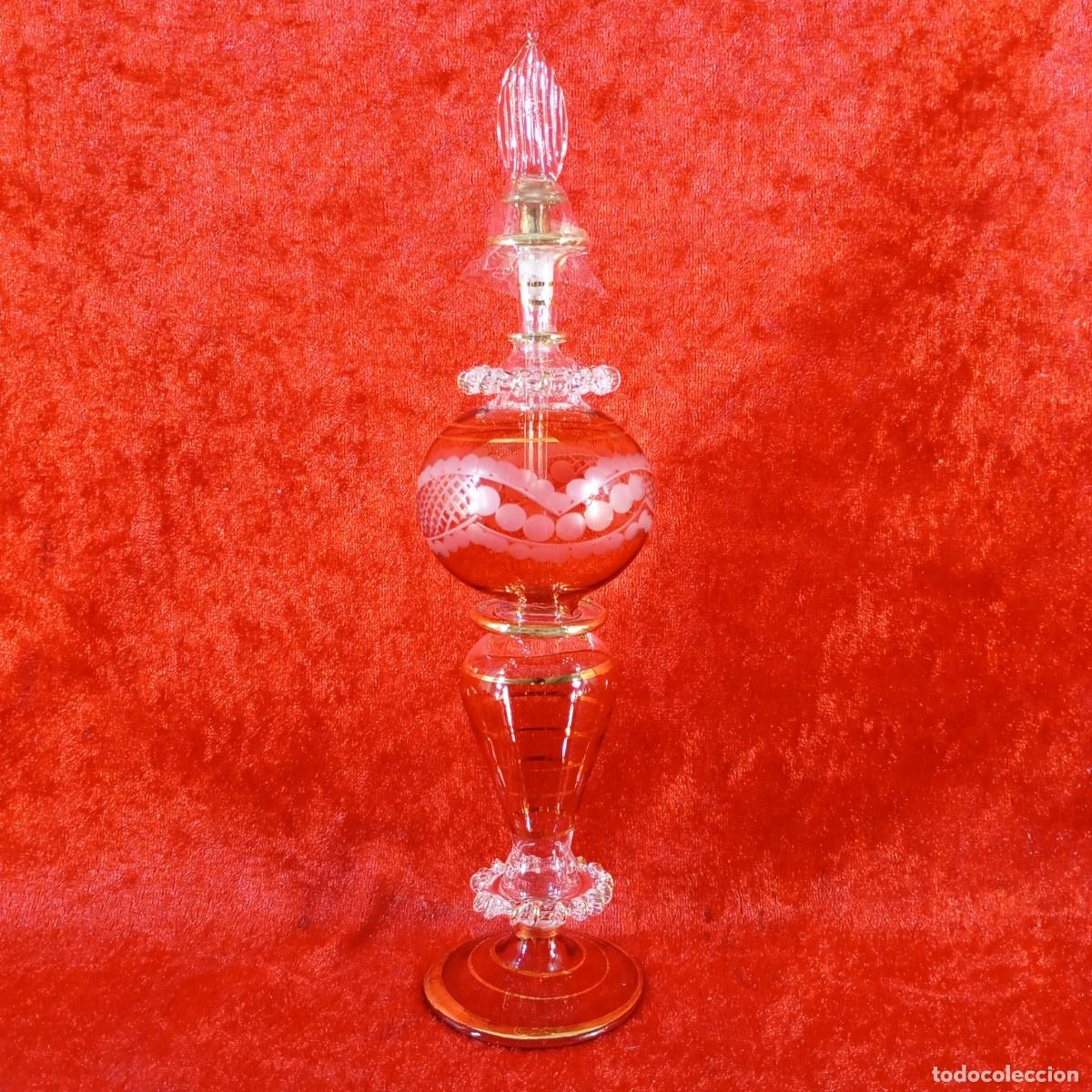 Vintage: FRASCO DE PERFUME DE CRISTAL - TALLADO Y PINTADO CON ORO - 20,5 CM