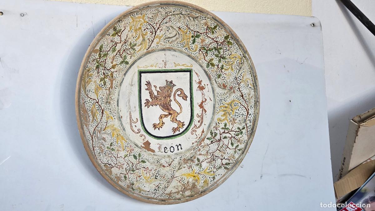 Vintage: plato grande de ceramica pintado a mano