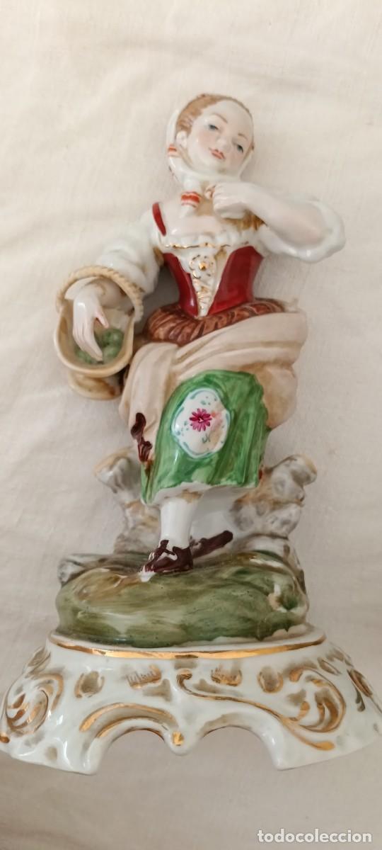 Vintage: DOS FIGURAS EN PORCELANA DE HISPANIA PINTADA A MANO A&Ntilde;OS 60.