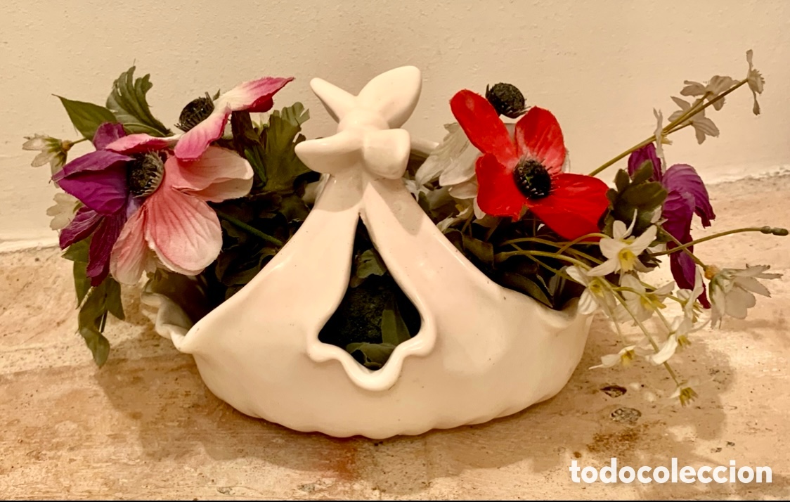 Vintage: Centro de mesa. Cesta. Porcelana blanca. A&ntilde;os 80.