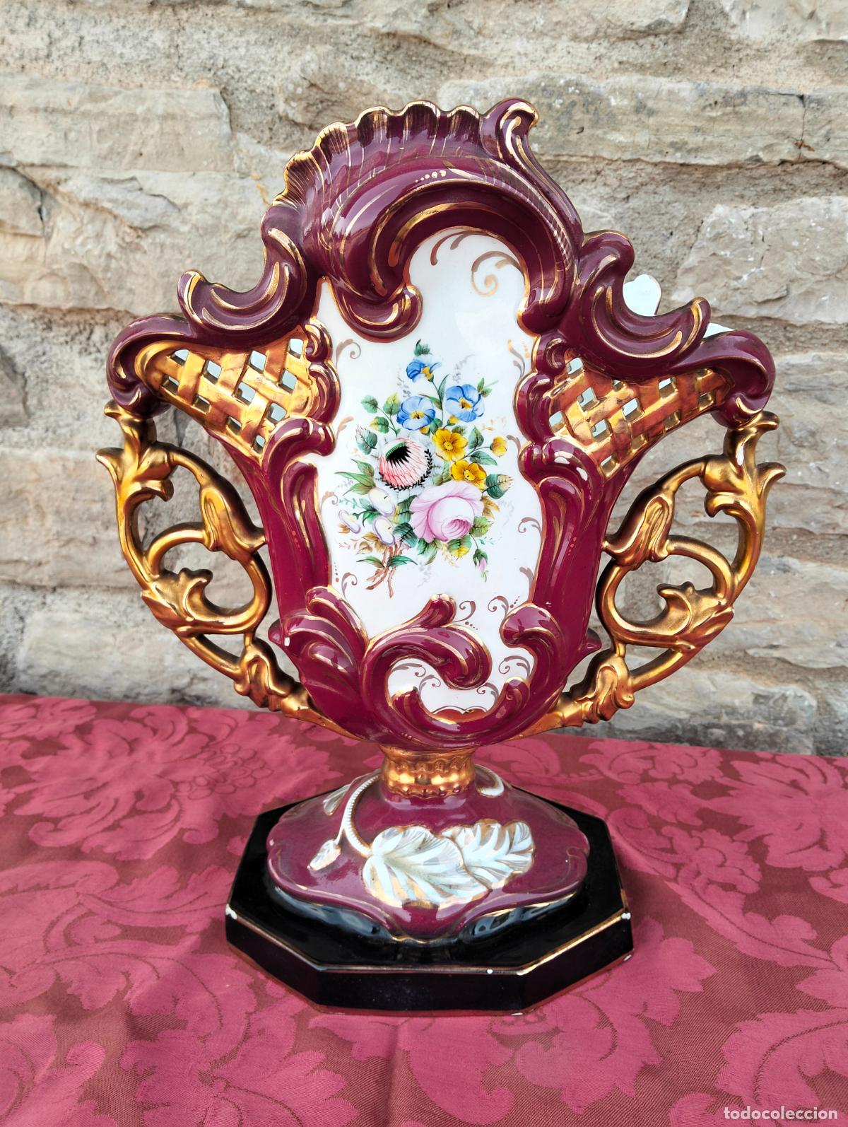 Vintage: Jarr&oacute;n florero grande antiguo de porcelana cer&aacute;mica color granate burdeos filo dorado a&ntilde;os 50-60