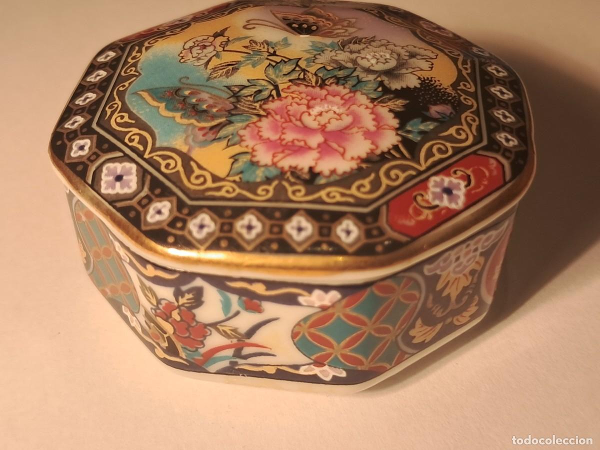 Vintage: Cajita de porcelana fina Japonesa vintaje, pintada a mano
