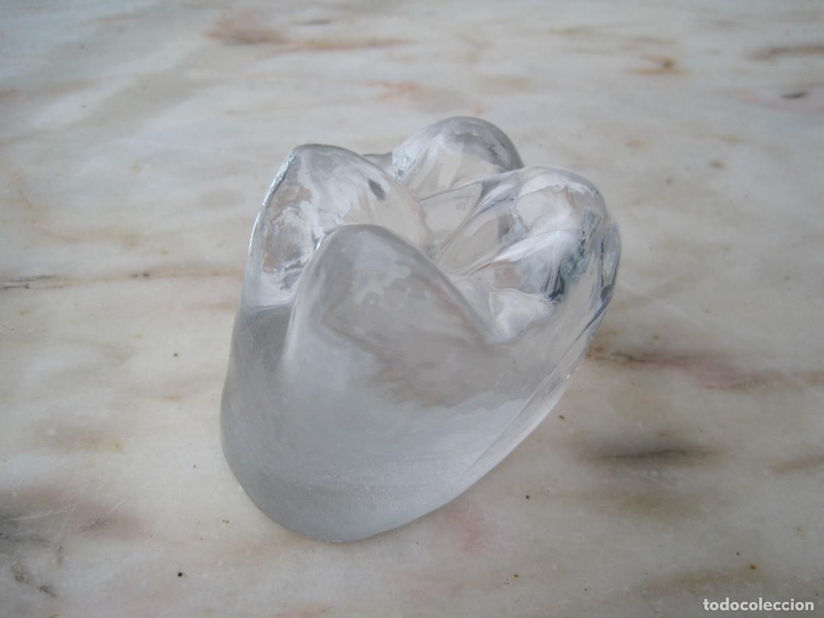 Vintage: PISAPAPELES DE CRISTAL EN FORMA DE MUELA - DENTISTA