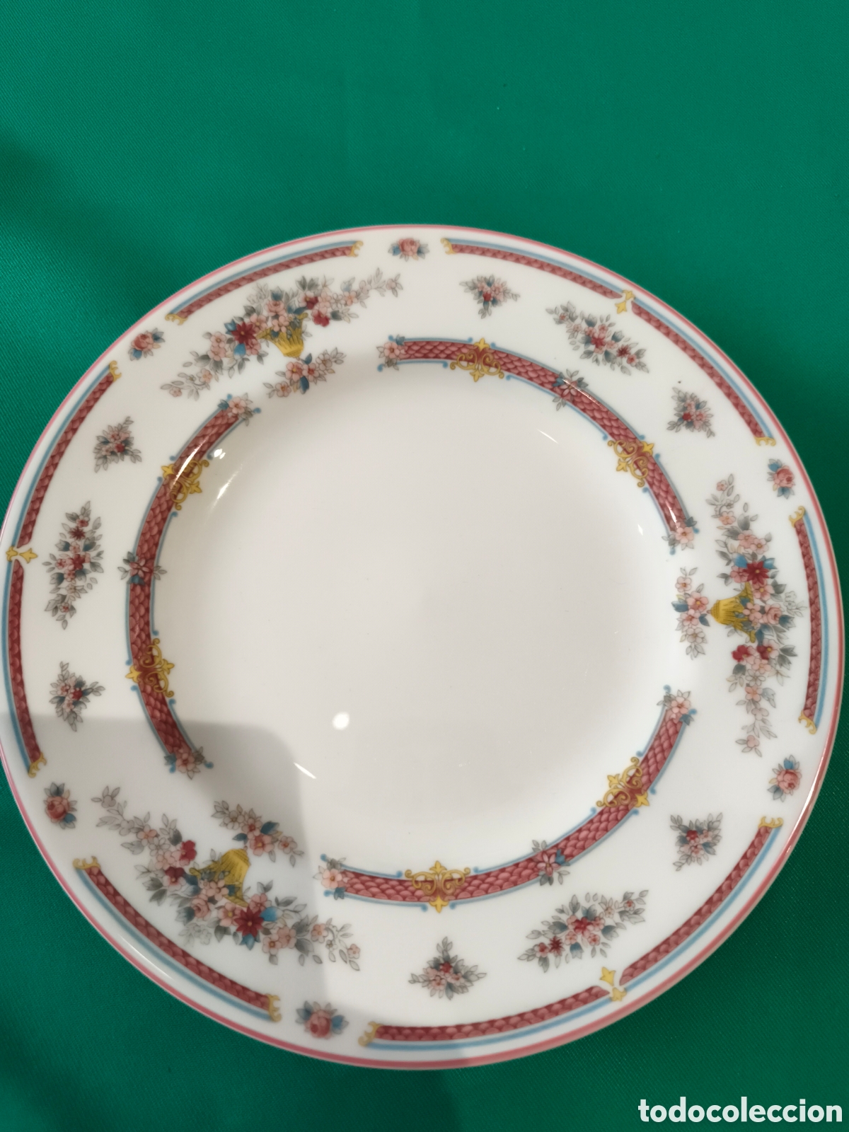Vintage: Plato de Porcelana Inglesa Coalport - Modelo &rdquo;Montdore&rdquo; - Bone China