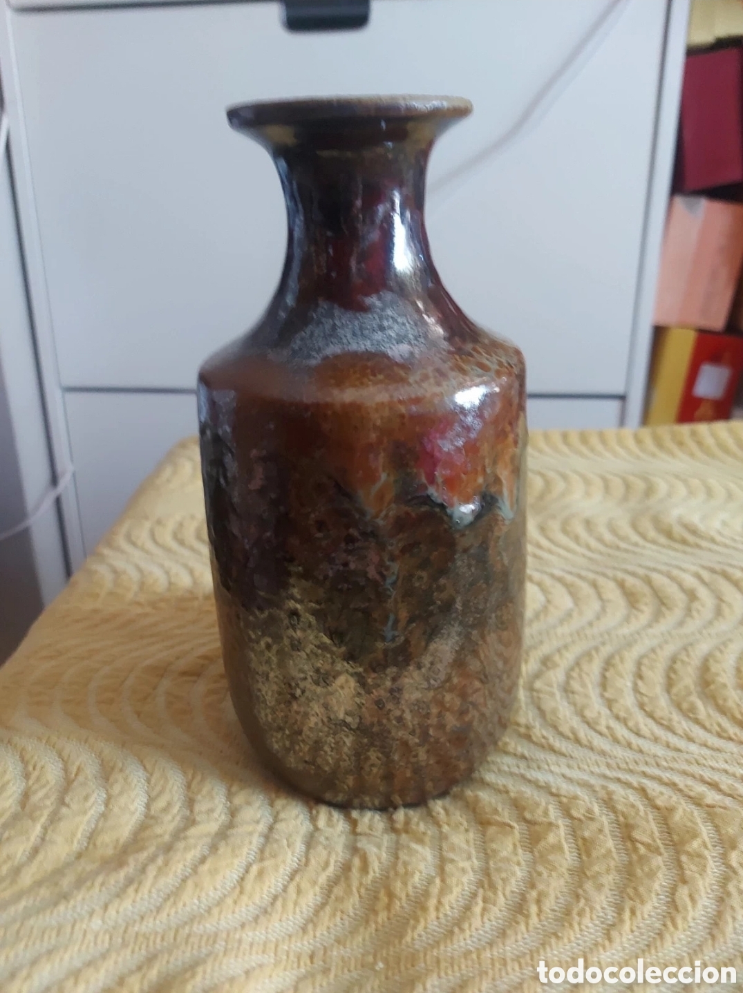 Vintage: Cer&aacute;mica de Autor Vintage | Esmalte Reactivo Cobrizo y Borde Estilizado (21 cm) &ndash; Estado Impecable