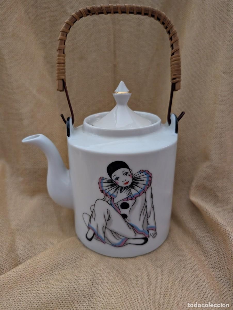 Vintage: Tetera japonesa vintage de porcelana Pierrot con asa de rat&aacute;n &ndash; Japan