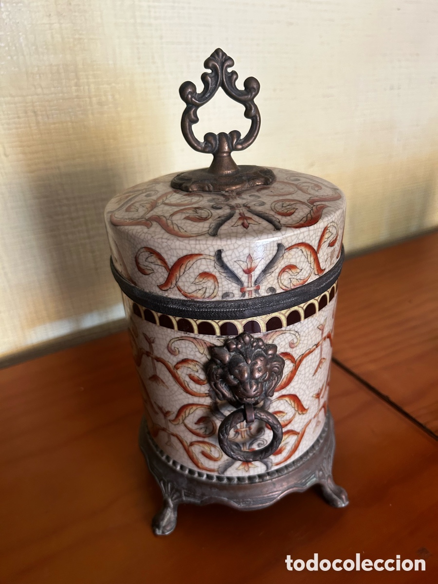 Vintage: Caja Decorativa de Cer&aacute;mica Craquelada y Bronce &ndash; Pieza Ornamental