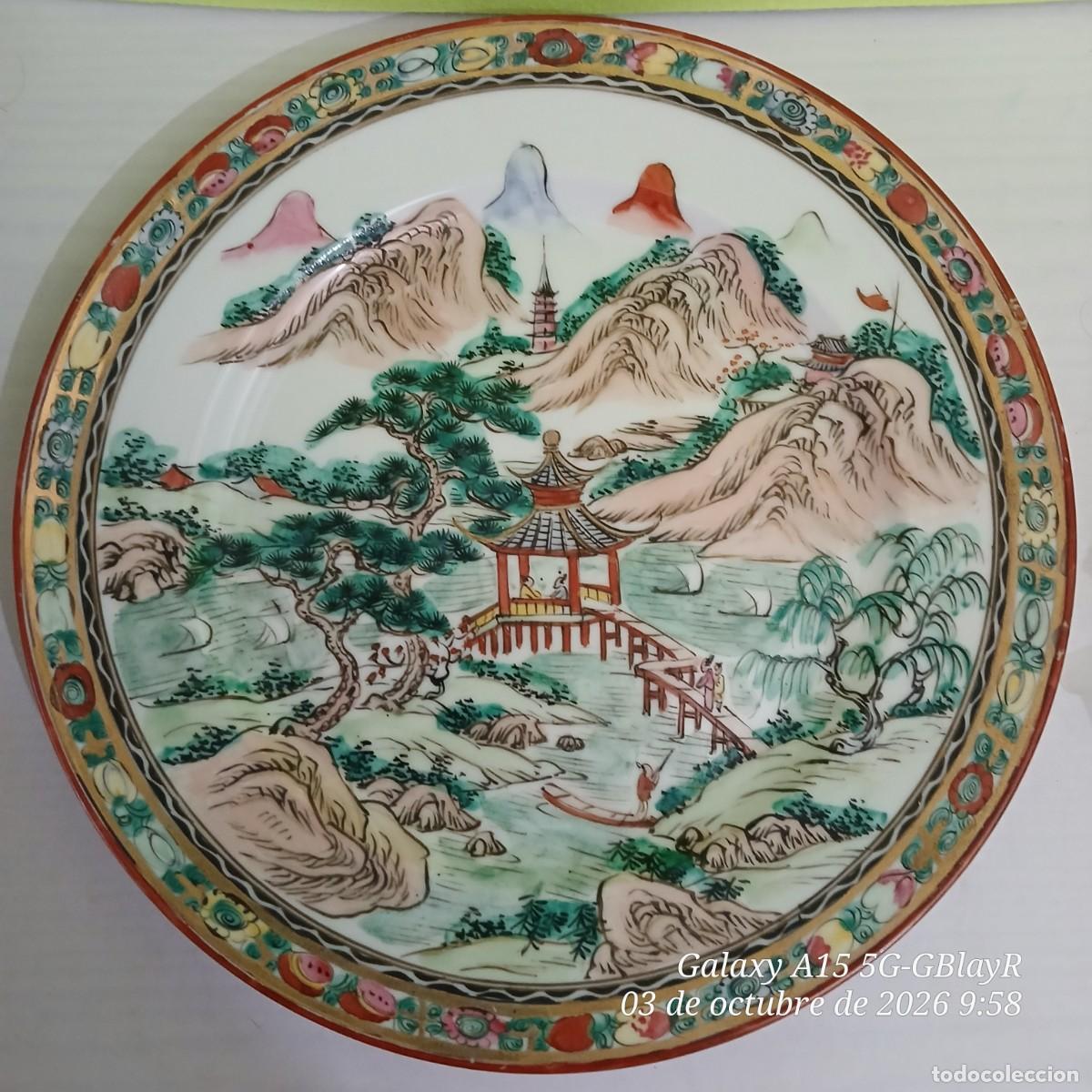 Vintage: Plato de porcelana japonesa YT,Familia Rosa.