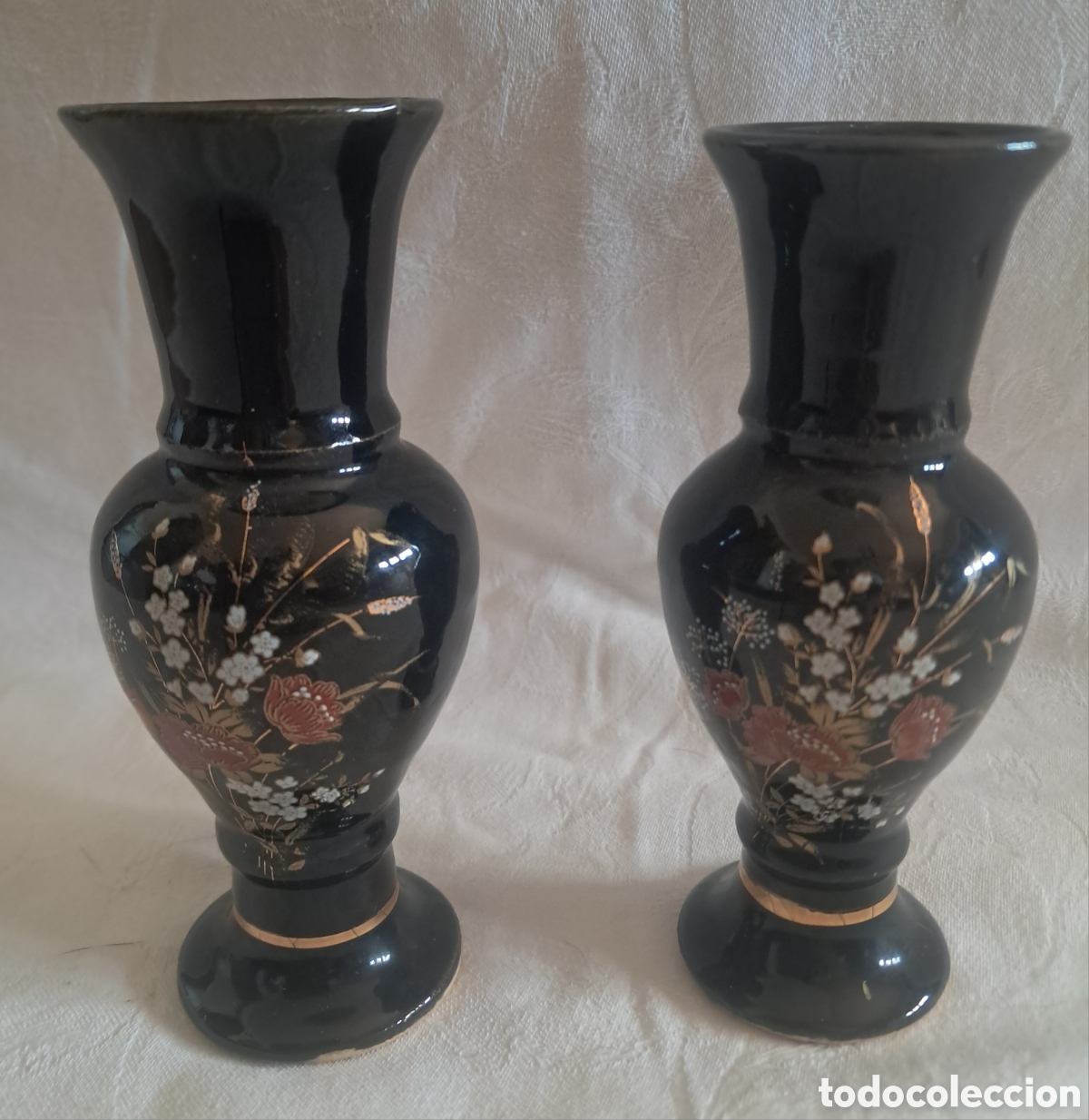 Vintage: Vintage Hand-Painted Black Ceramic Floral Vases &ndash; Matching Pair (23cm)