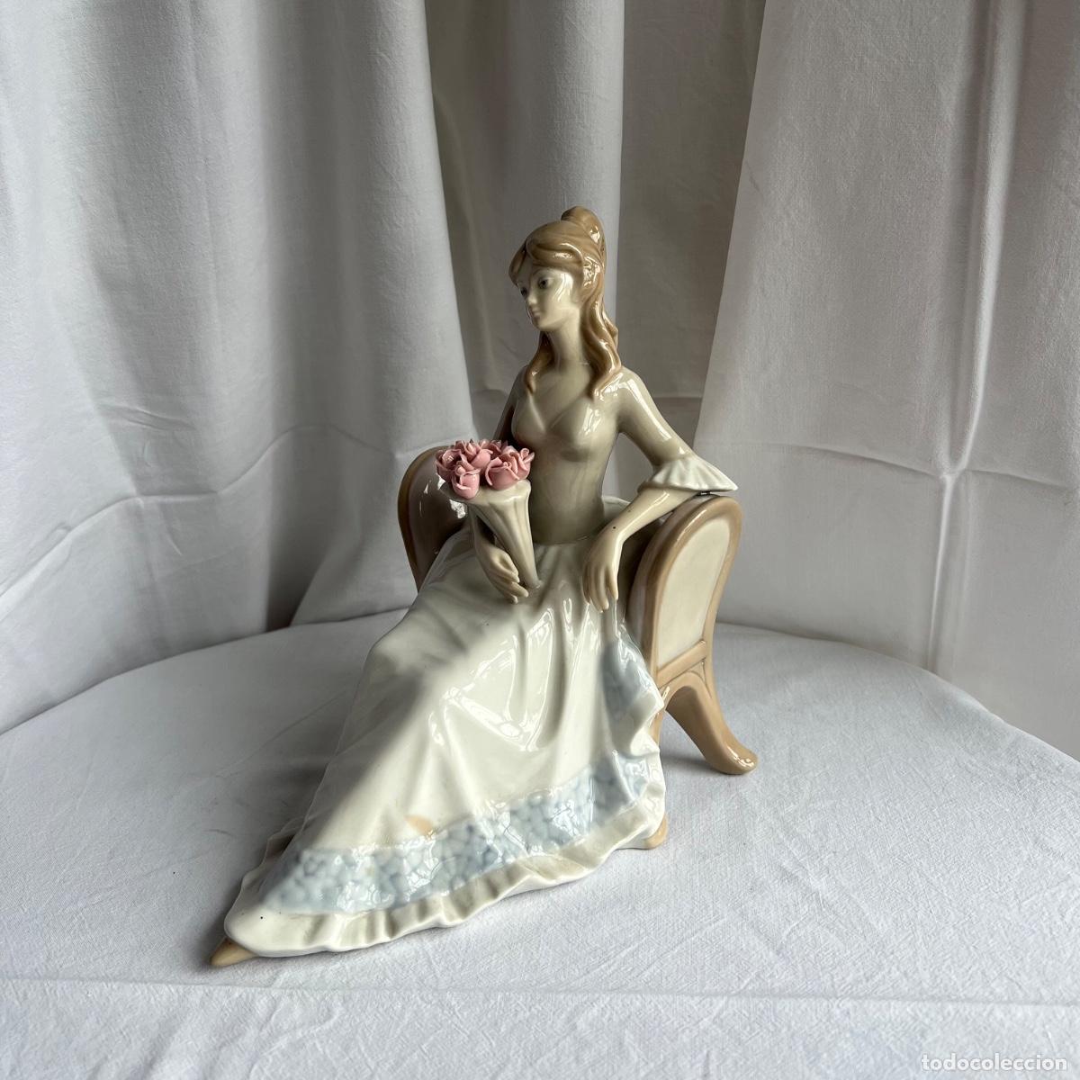 Vintage: Elegante Figura de Porcelana Fina Esmaltada: D'Art S.A. - s. XX (Estilo Lladr&oacute;)