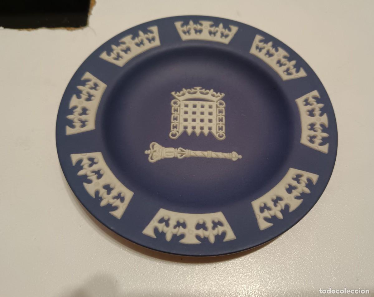Vintage: BONITO PLATO DE CER&Aacute;MICA DE WEDGWOOD JASPERWARE EN COLOR AZUL OSCURO EN RELIEVE BLANCO,VINTAGE