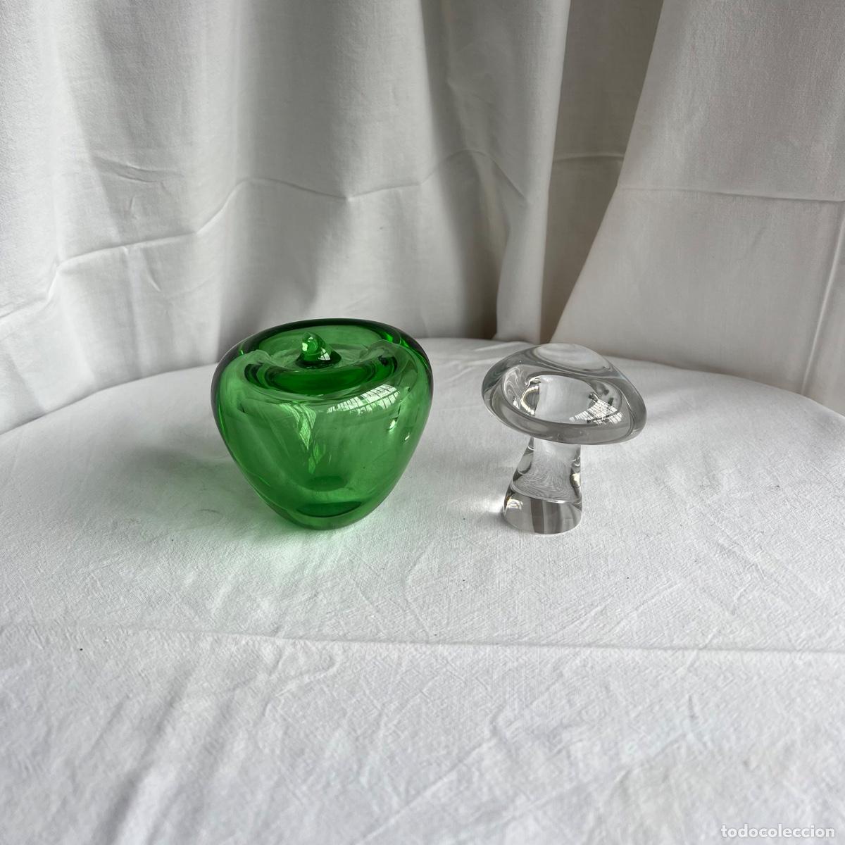 Vintage: Lote de dos pisapapeles de cristal Mid-Century - Manzana verde y Seta atribuida a Viking Glass