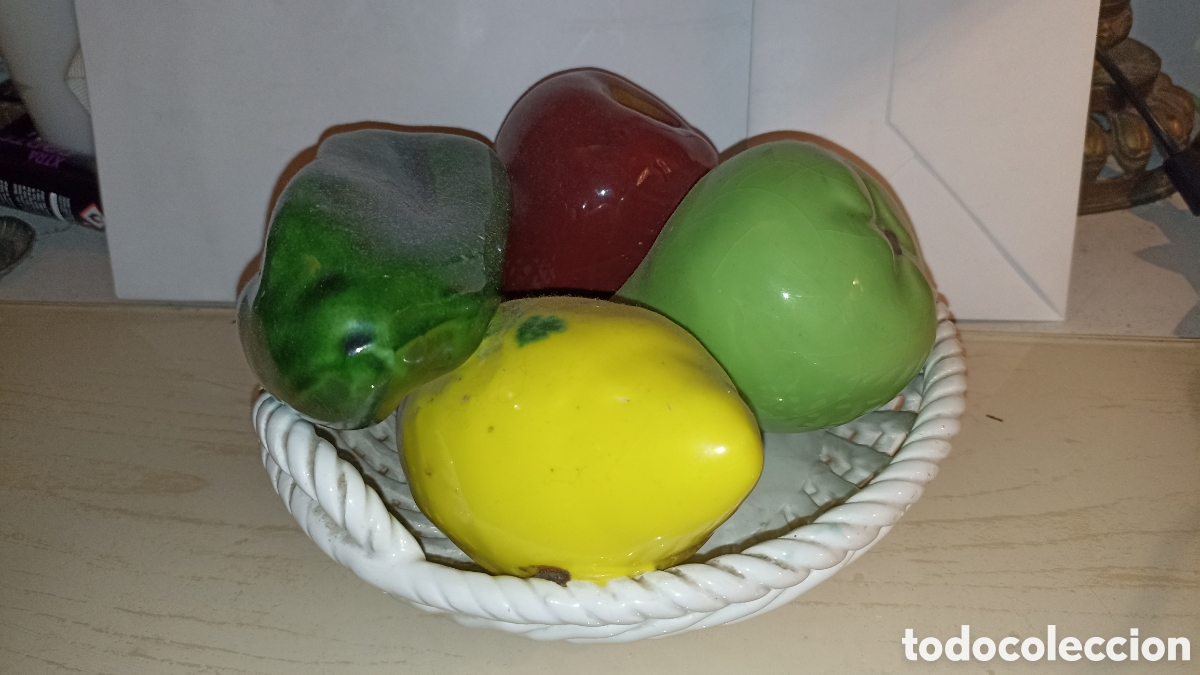 Vintage: Centro de Mesa Frutero en Cer&aacute;mica Calada Esmaltada &ndash; Frutas en Relieve &ndash; Vintage S. XX