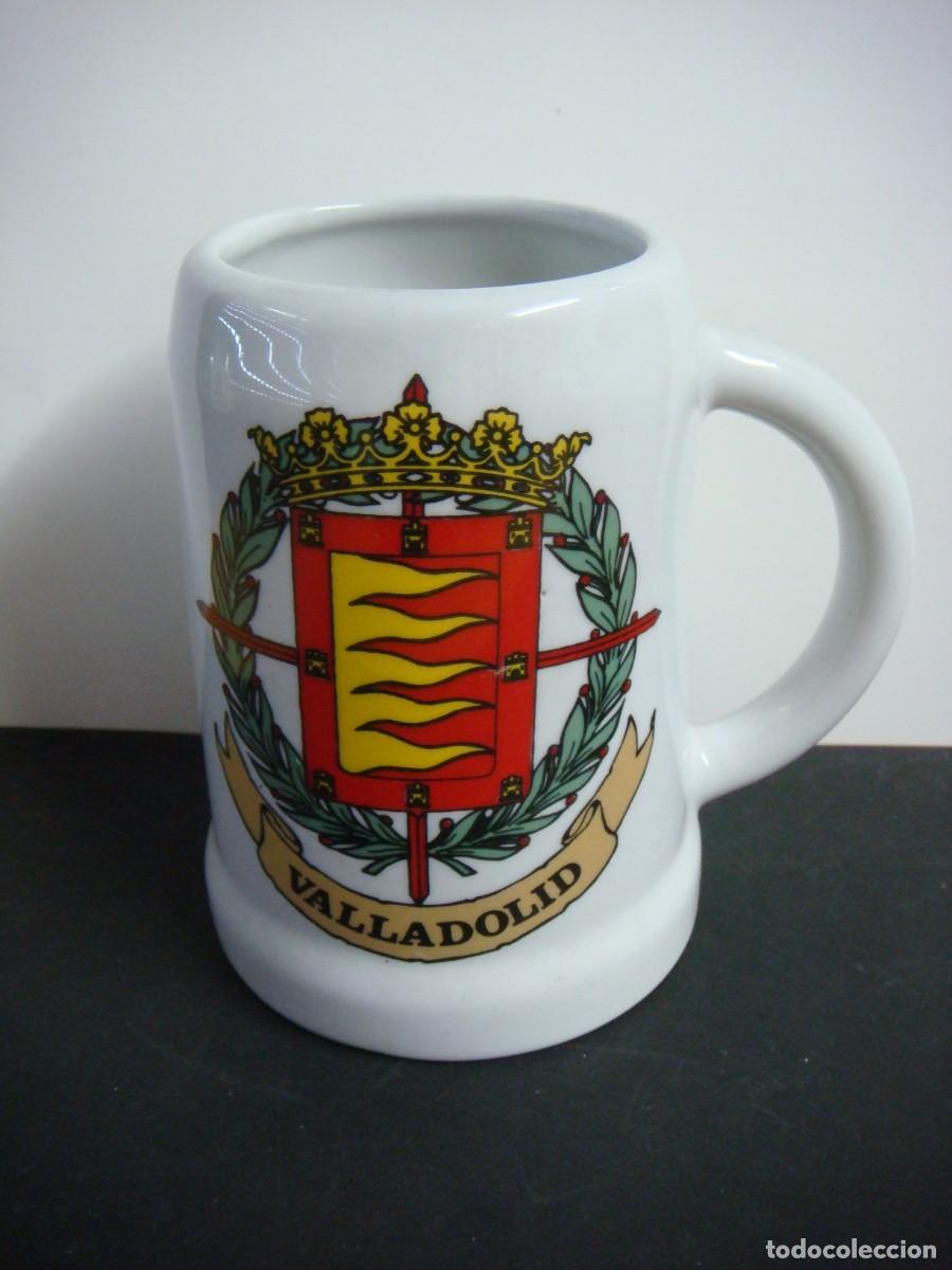 Vintage: JARRA EN PORCELANA CON EL ESCUDO DE LA CIUDAD DE VALLADOLID-(&)