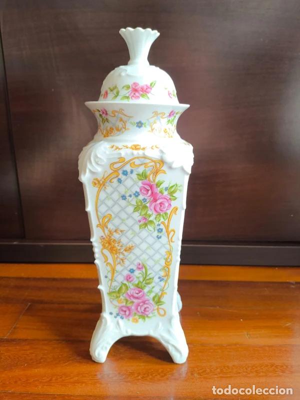Vintage: Jarr&oacute;n Tibor de porcelana Sanbo blanco floral