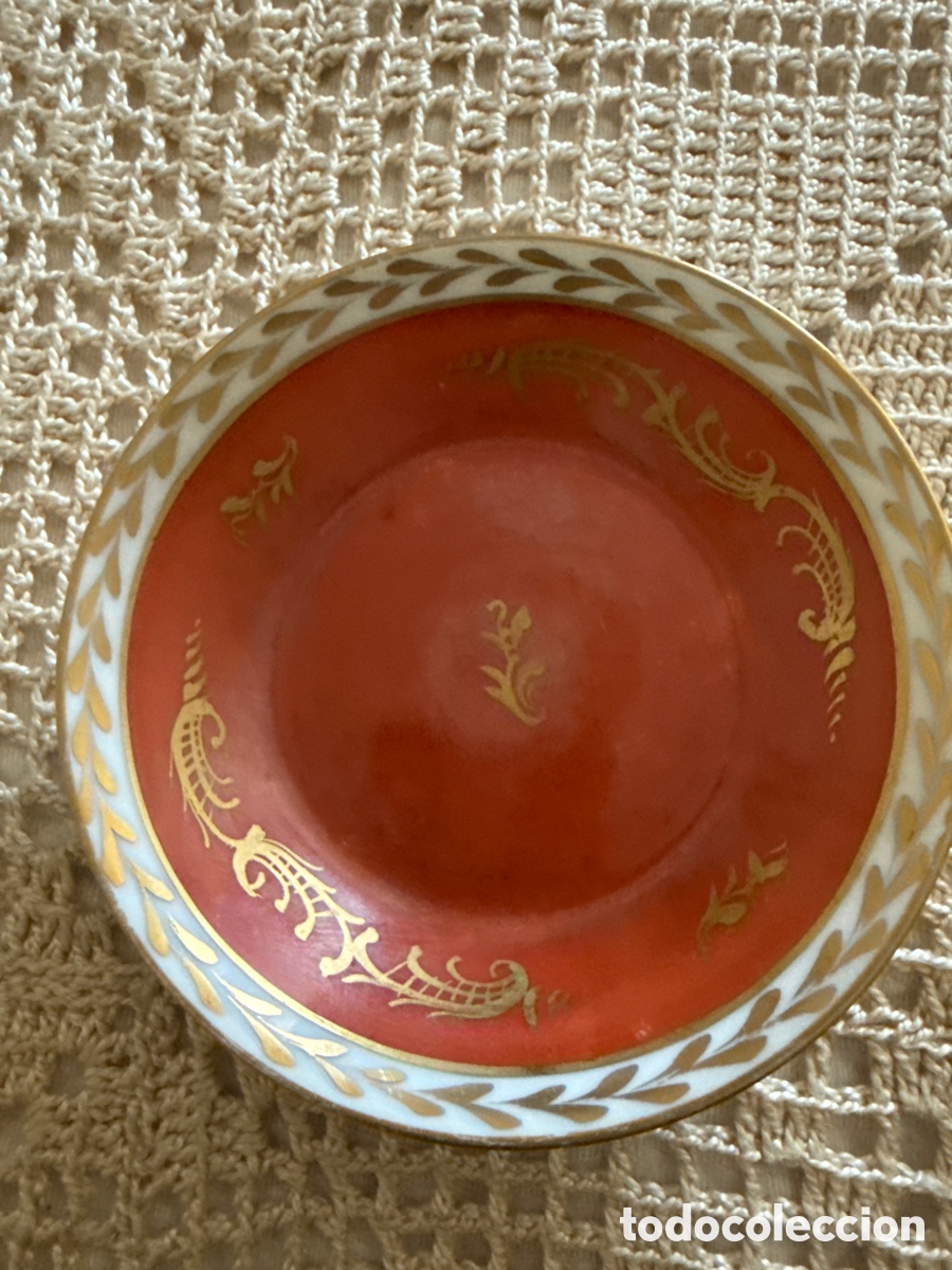 Vintage: Limoges, platillo pintado a mano de porcelana y bordes dorados