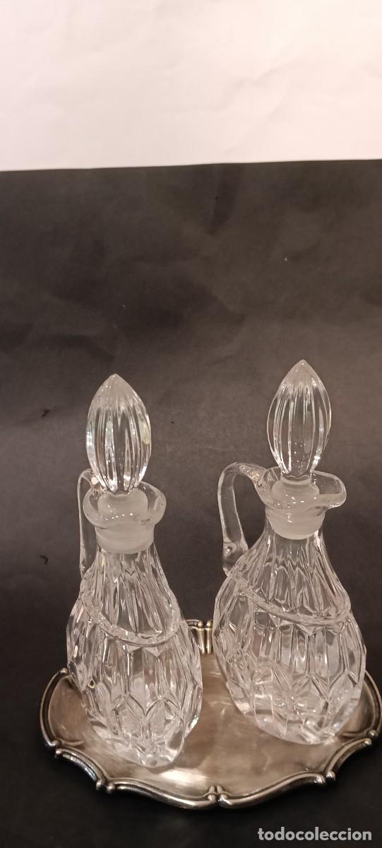 Vintage: ANTIGUO JUEGO DE ACEITERA Y VINAGRERA DE CRISTAL TALLADO CON BANDEJA MENESES