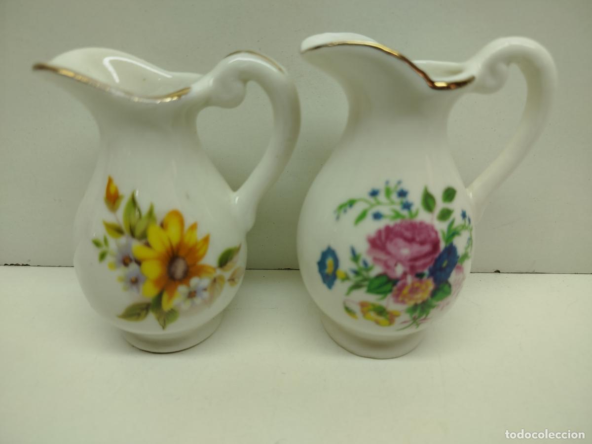 Vintage: Pareja de Jarritas Miniatura de Porcelana Bone China &rdquo;Smiling Cherng&rdquo; con Caja Original - Vintage A&ntilde;