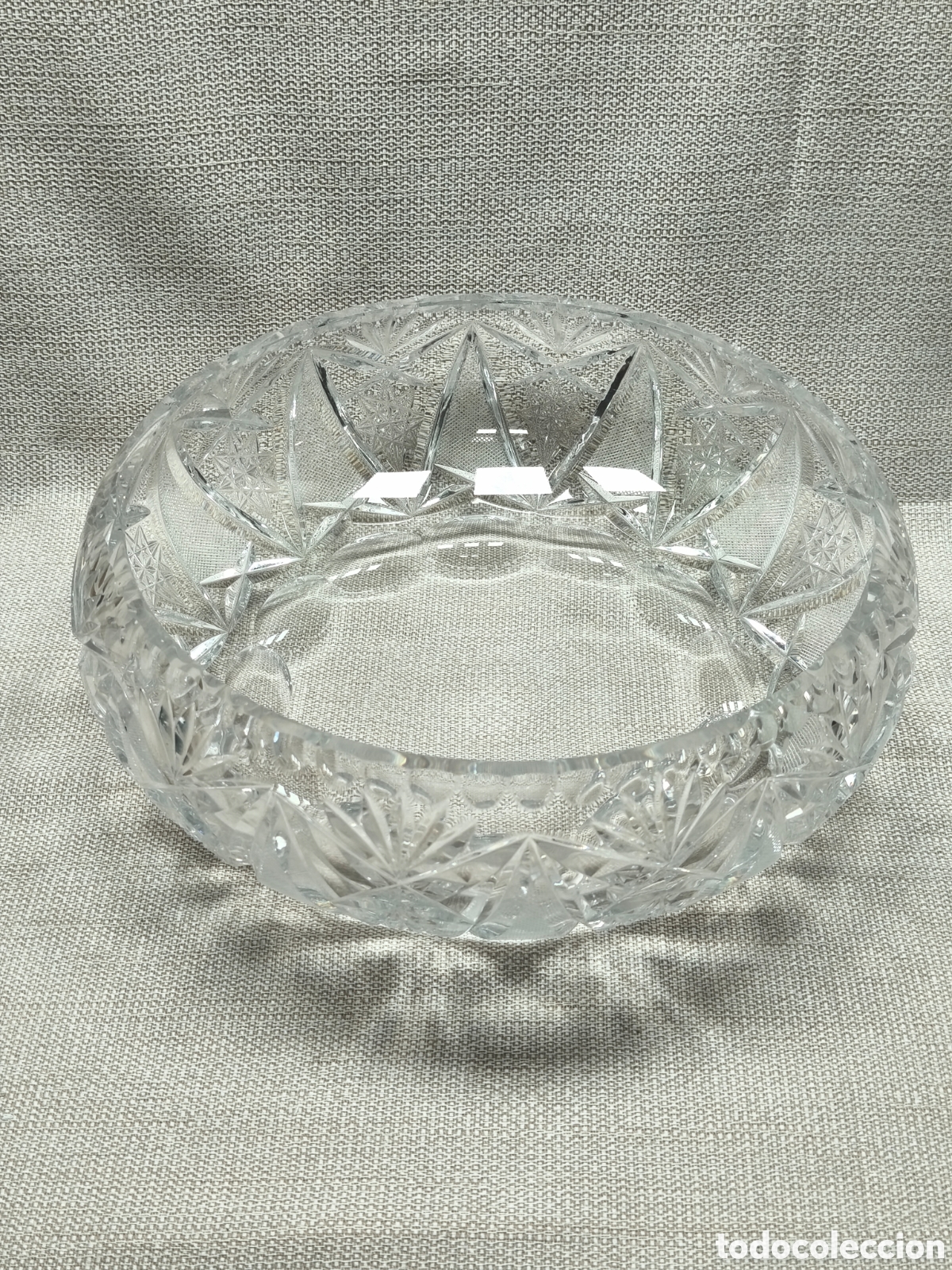 Vintage: Centro de mesa/ fuente de cristal tallado vintage con motivos geom&eacute;tricos y estrellas