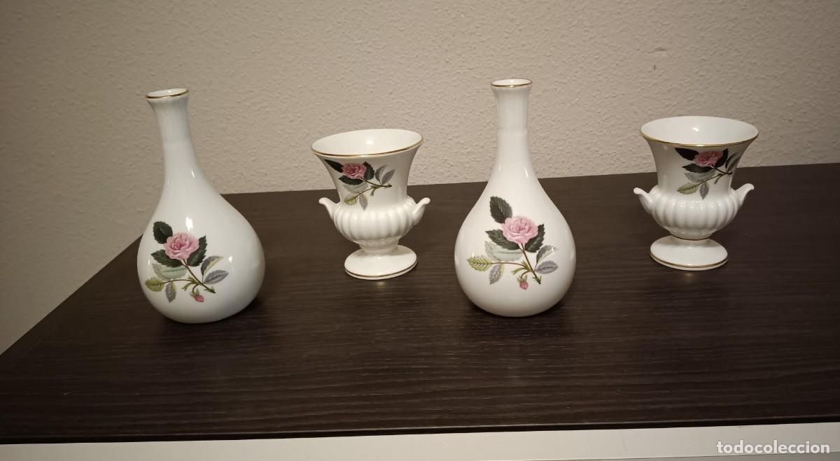 Vintage: LOTE VINTAGE, PAREJA DE FLOREROS Y URNAS, WEDGWOOD,PATRON HATHAWAY ROSE,DE LOS A&Ntilde;OS 60-80