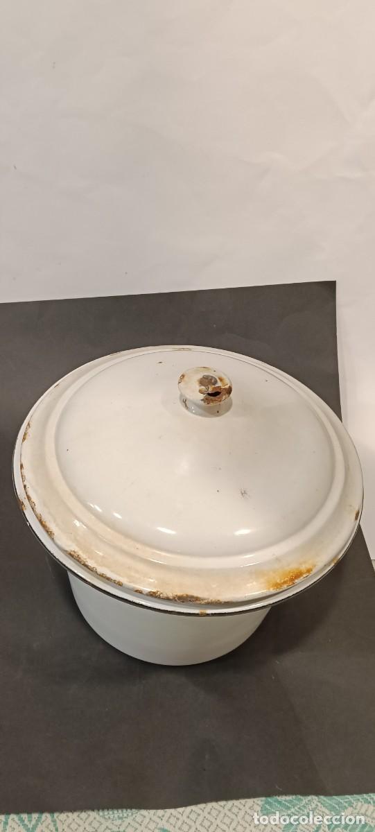 Vintage: GRAN OLLA / RECIPIENTE CILINDRICO CON TAPA DE CHAPA ESMALTADA PELTRE BLANCO VINTAGE