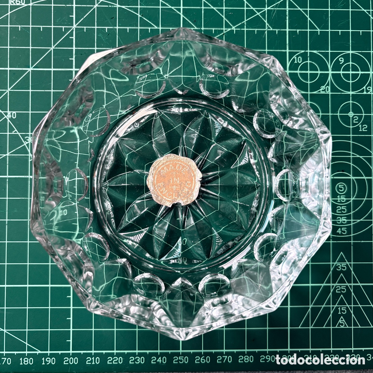 Vintage: A010- Cuenco/vac&iacute;abolsillos en cristal tallado - Reims (Francia) & Made in England