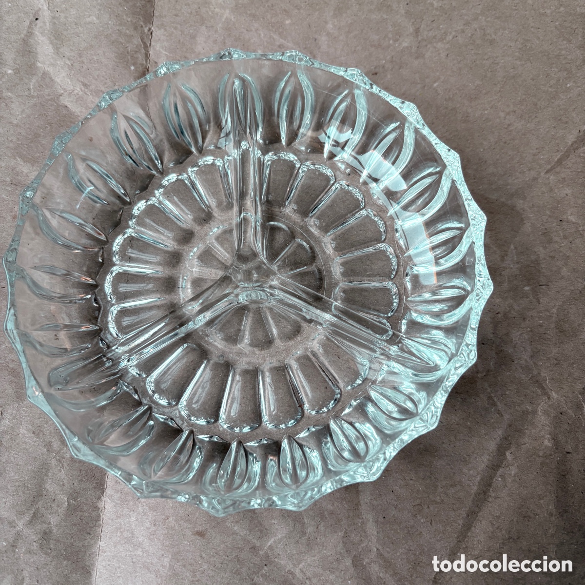 Vintage: A011-Entremesera/Rabanera vintage de cristal prensado labrado &ndash; 3 compartimentos (14 x 3 cm)