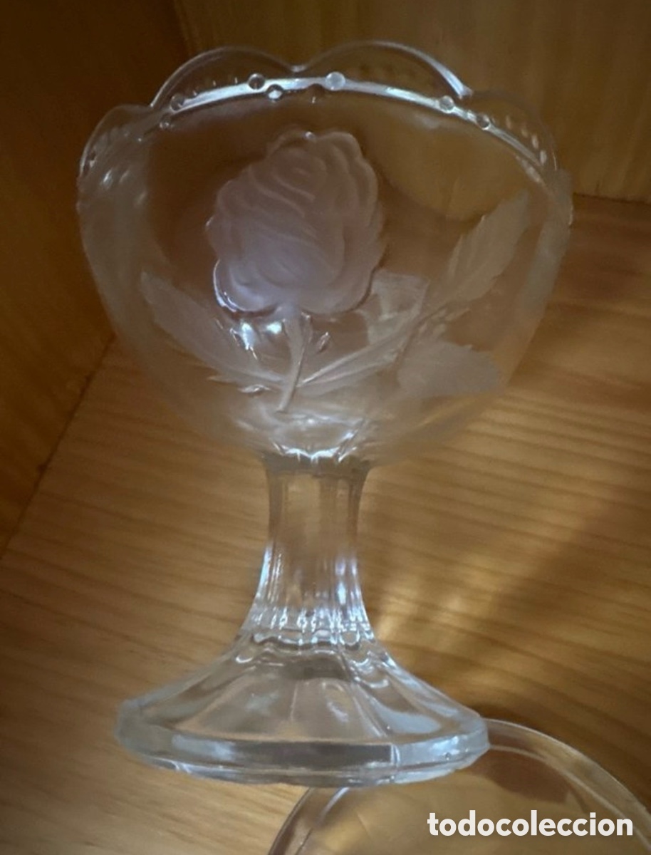 Vintage: Bombonera de cristal con rosa