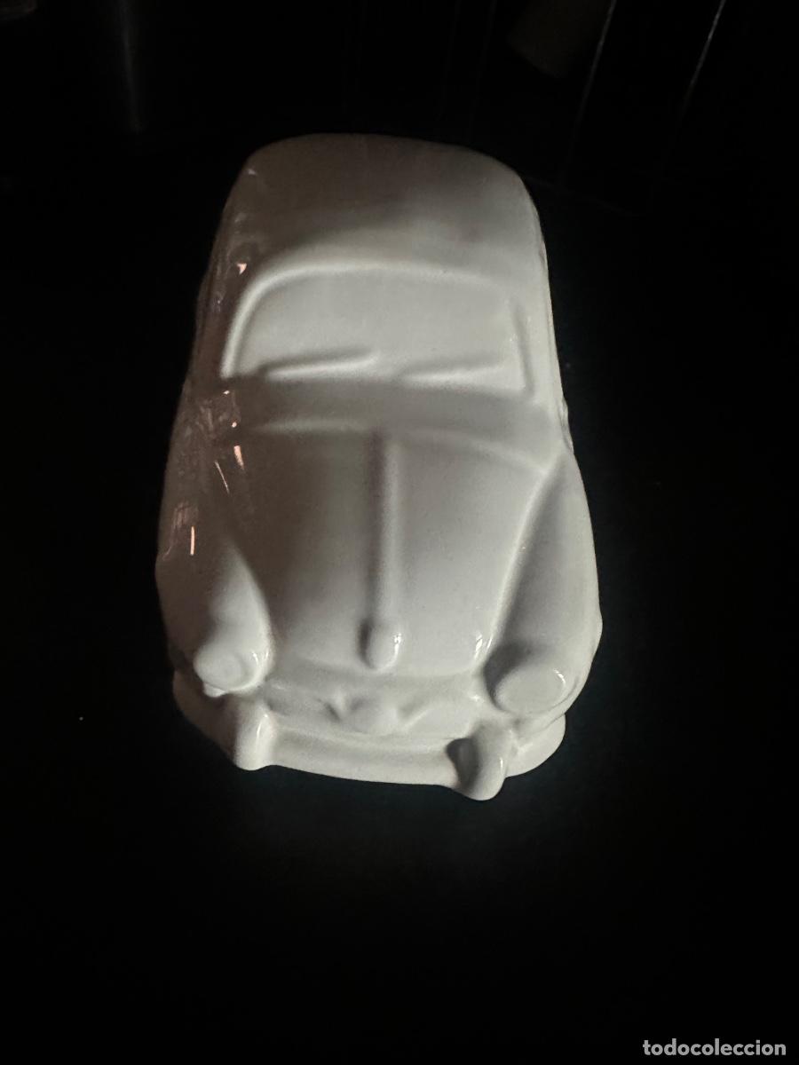 Vintage: SEAT 600N de cer&aacute;mica blanca esmaltada- miniatura decorativa