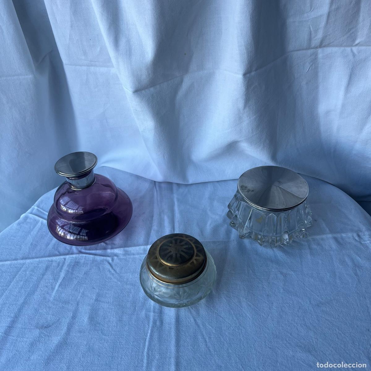Vintage: Lote de Tocador Vintage (3 Piezas) - Frasco Amatista, Tarro de Lat&oacute;n Grabado y Bote Inox 18/8 Espa&ntilde;a
