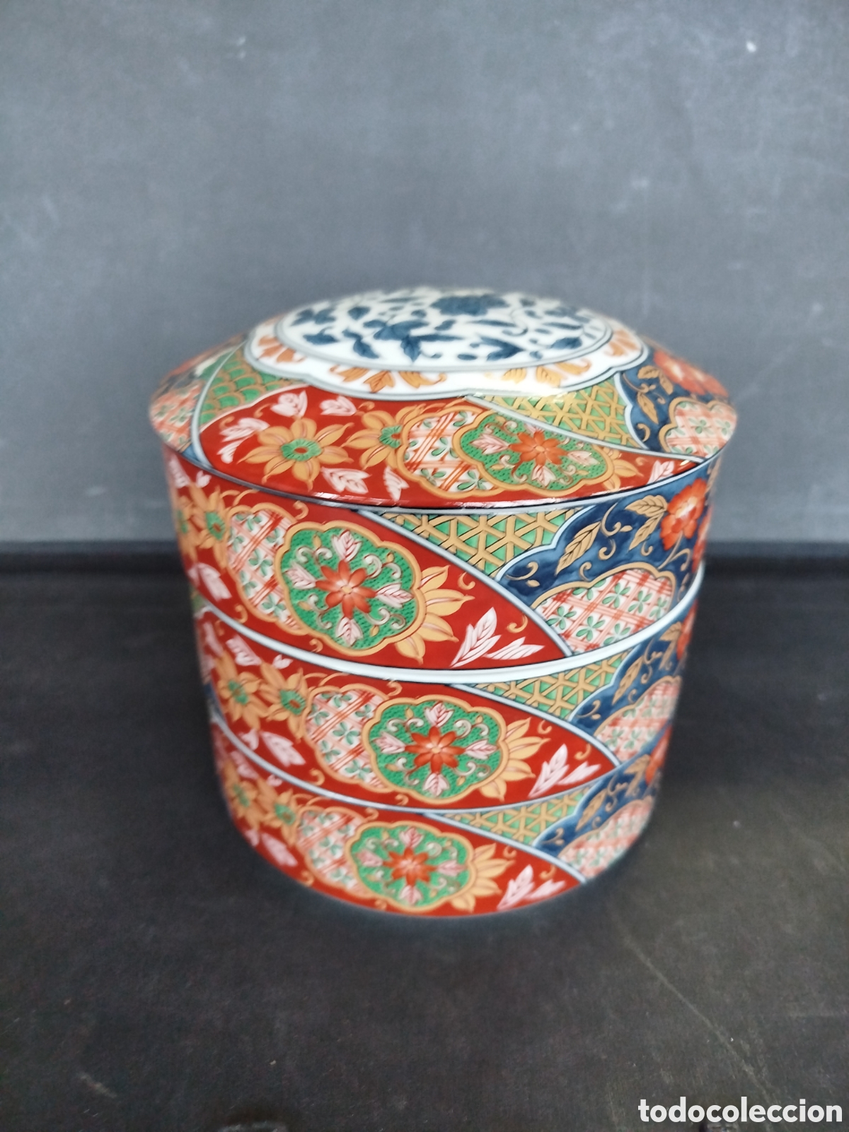 Vintage: JŪBAKU DE PORCELANA ESTILO IMARI/ARITA DE TRES NIVELES CON TAPA.