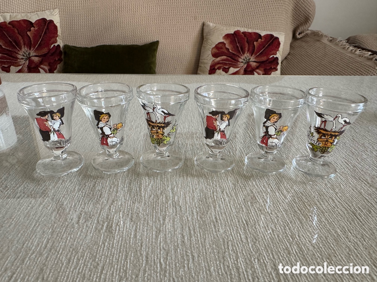 Vintage: Lote de 6 vasitos de cristal decorados con personajes