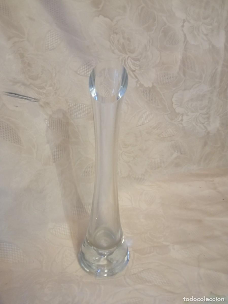Vintage: Bonito violetero de cristal grueso.