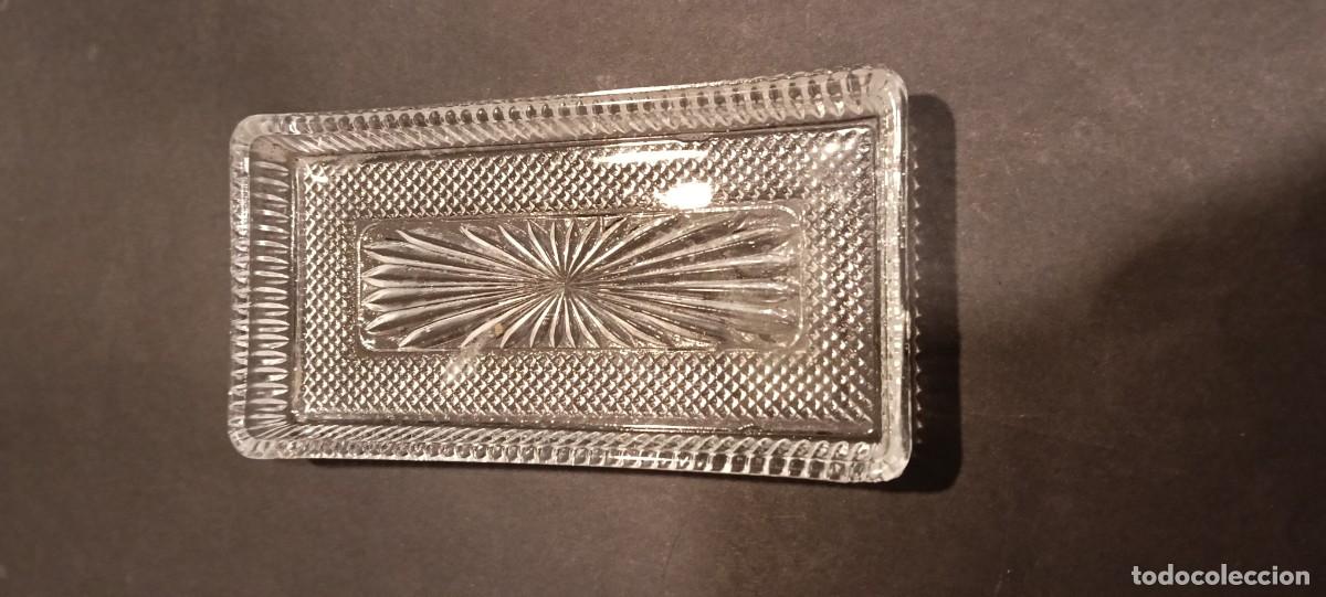 Vintage: BANDEJITA RECTANGULAR VINTAGE DE CRISTAL TALLADO / PRENSADO - ESTRELLA Y PUNTA DE DIAMANTE (18x9 CM)