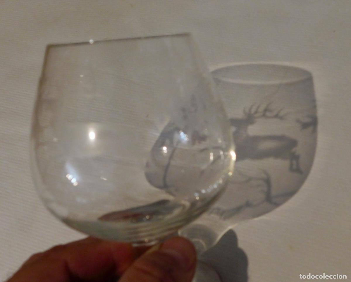 Vintage: Tr&iacute;o de copas de brandy / co&ntilde;ac vintage con grabados de caza