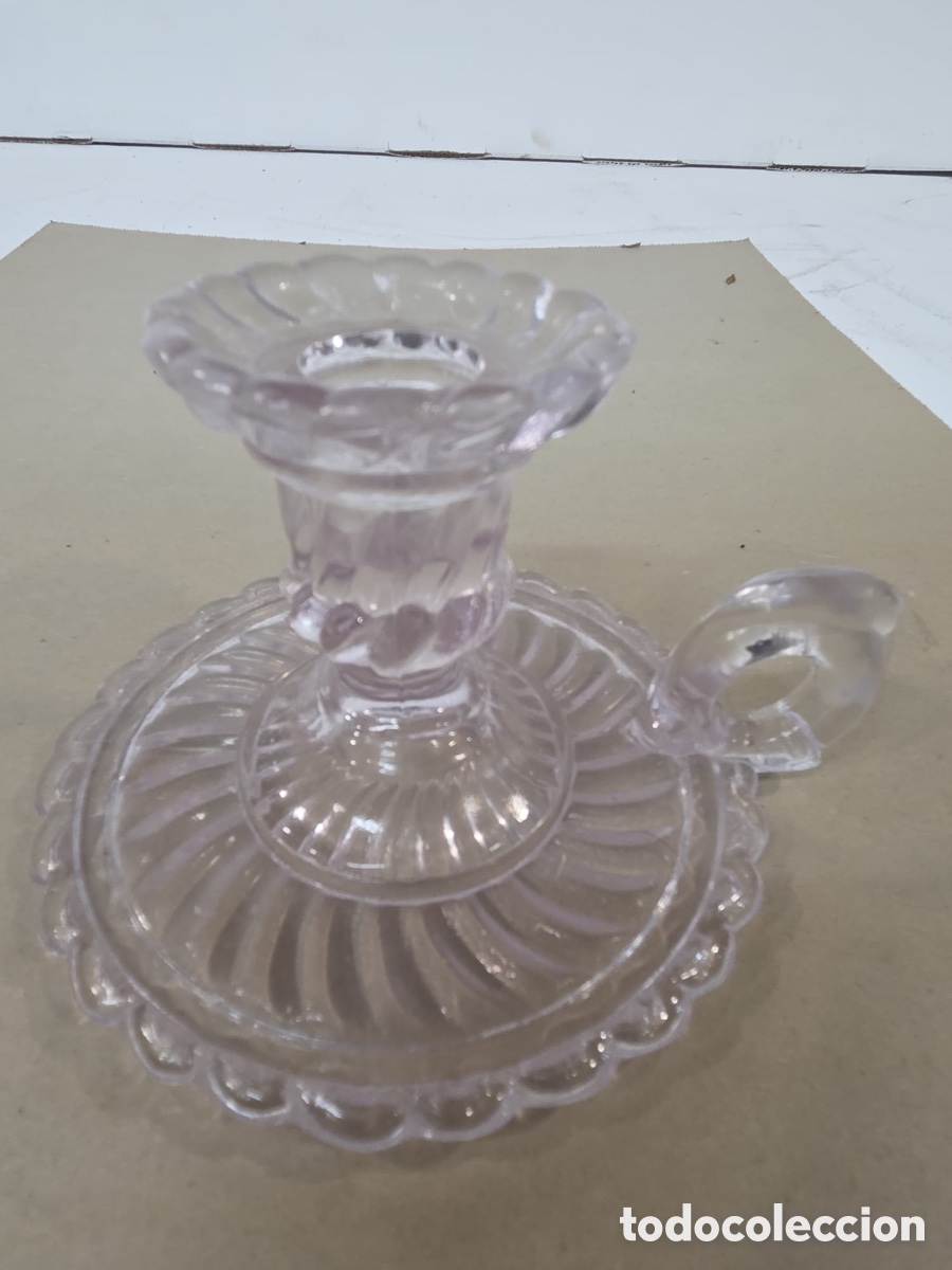 Vintage: Candelabro de Cristal Transparente Vintage con Asa &ndash; Estilo Cl&aacute;sico