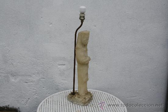 Vintage: L&Aacute;MPARA DE ALABASTRO. ALTURA FIGURA: 50 CMS. BASE: 16 X 13.