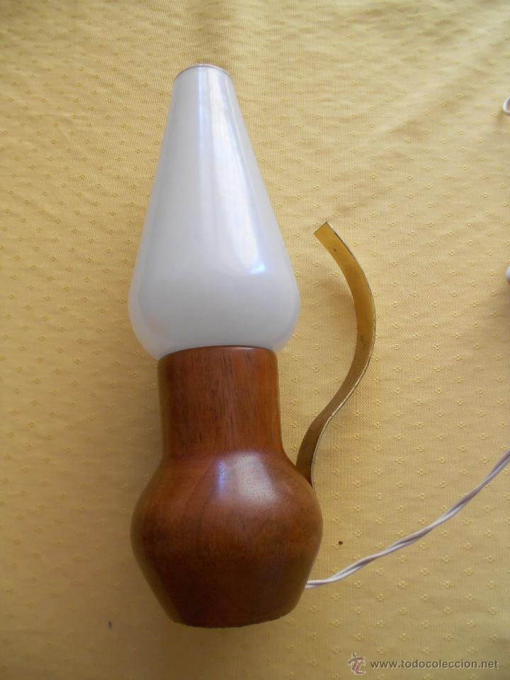 Vintage: LAMPARA DE MESA CON TULIPA BLANCA Y BASE DE MADERA - Foto 1