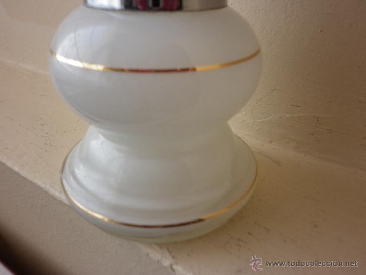 Vintage: L&Aacute;MPARA QUINQU&Eacute; DE CRISTAL DE OPALINA BLANCO - Foto 2