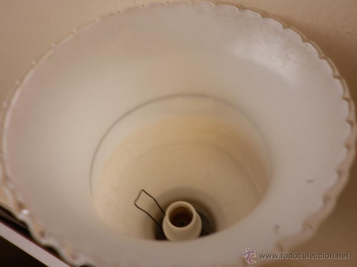 Vintage: L&Aacute;MPARA QUINQU&Eacute; DE CRISTAL DE OPALINA BLANCO - Foto 3