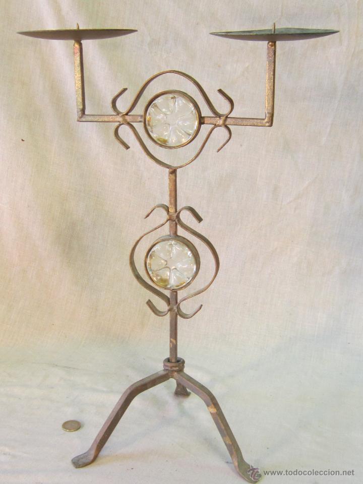Vintage: CANDELABRO EN HIERRO DE FORJA CON CRISTALES - Foto 2