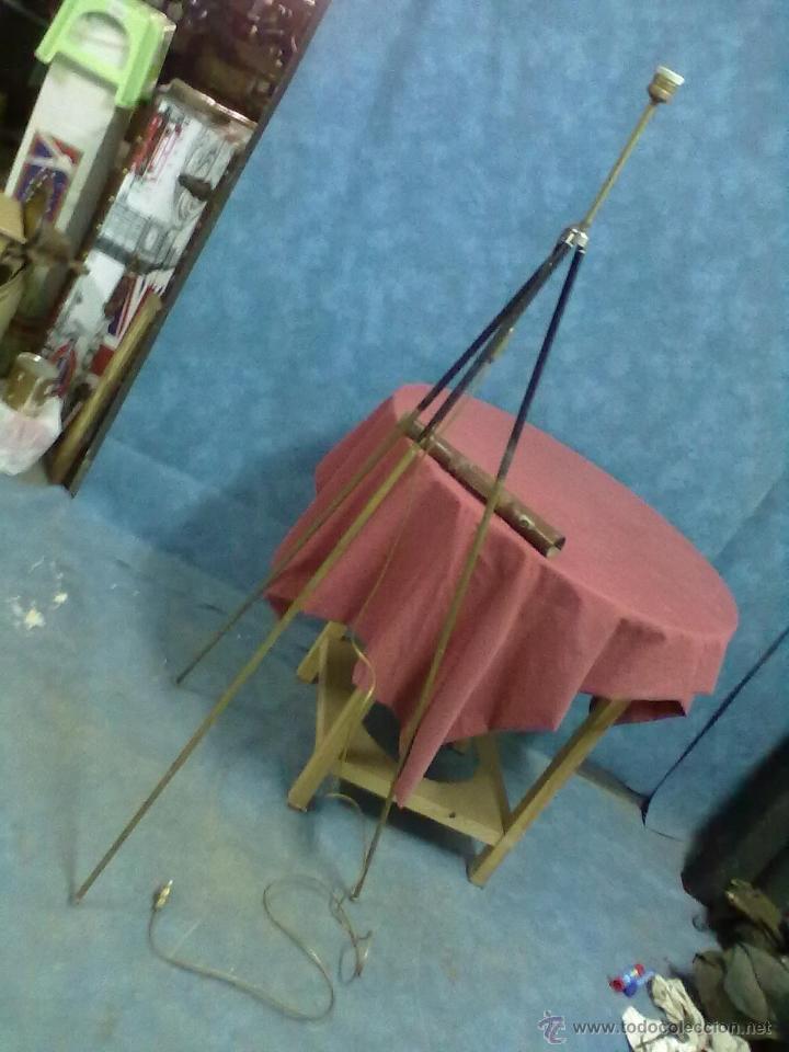 Vintage: TRIPODE PLEGABLE REUTILIZADO COMO LAMPARA - Foto 1