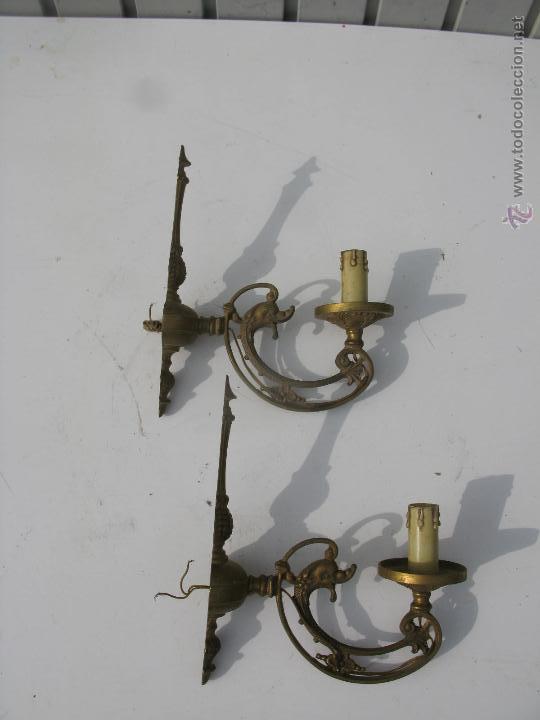 Vintage: 2 lamparas de pared de lat&oacute;n con detalles - Foto 1