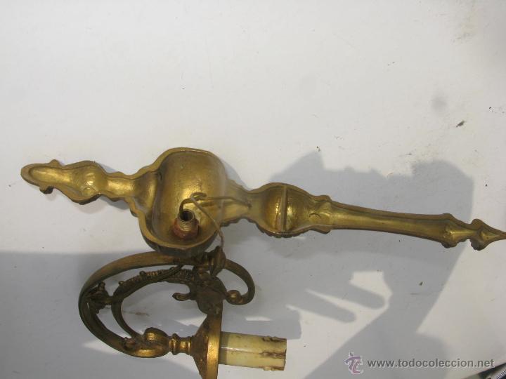 Vintage: 2 lamparas de pared de lat&oacute;n con detalles - Foto 3