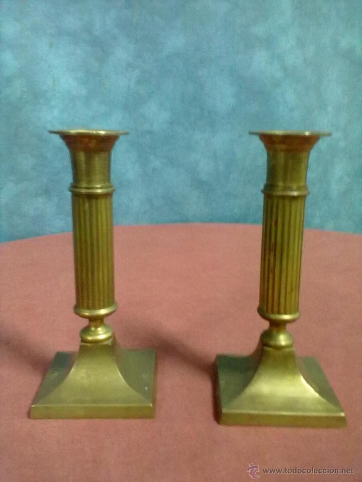 Vintage: PAREJA CANDELABROS BRONCE BASE CUADRADA - Foto 3