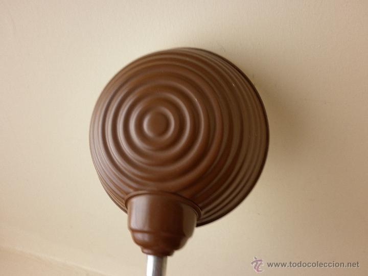Vintage: FLEXO DE METAL COLOR MARR&Oacute;N CHOCOLATE D&Eacute;CADA DE LOS 60 - Foto 4