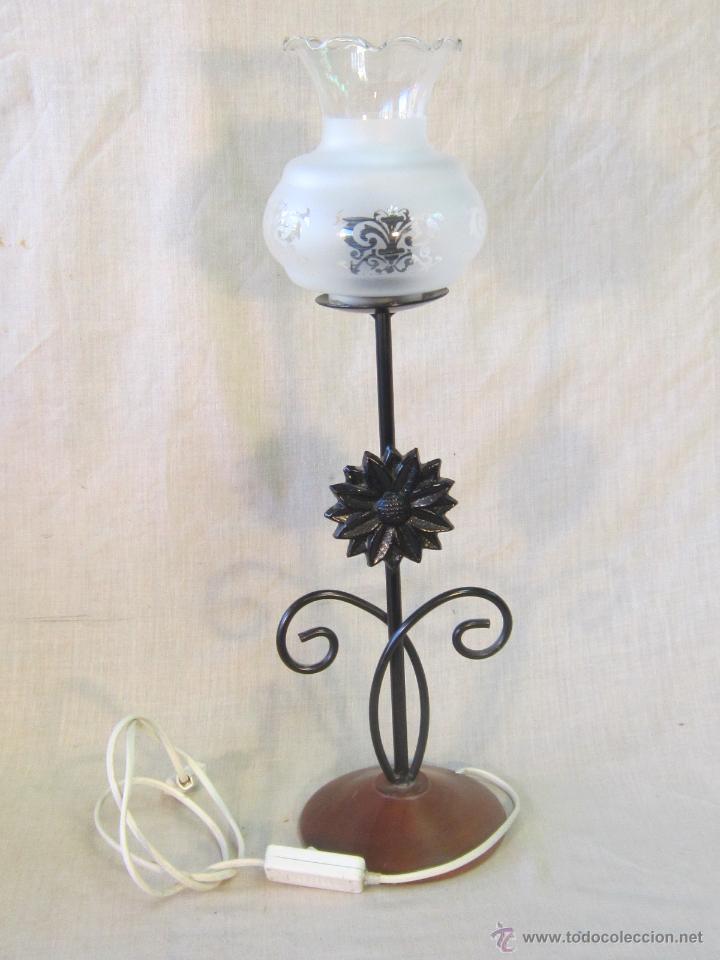 Vintage: LAMPARA DE SOBREMESA CON PIE EN HIERRO DE FORJA - Foto 3