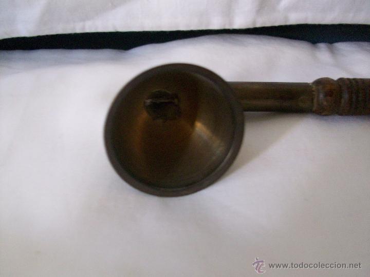 Vintage: ANTIGUO APAGAVELAS-DE BRONCE Y MADERA - Foto 5