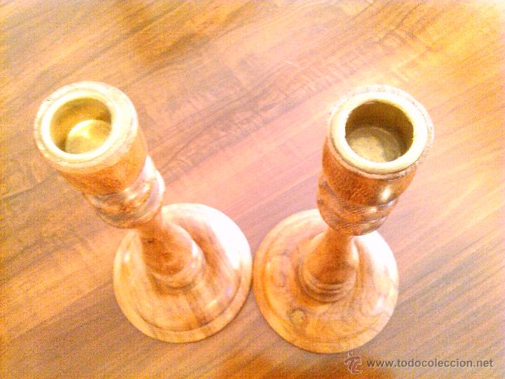 Vintage: DOS CANDELABROS DE MADERA SIN ESTRENAR - MADE IN INDIA - Foto 2